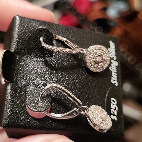 1/4 carat diamond dangle earrings - Picture 7 of 7